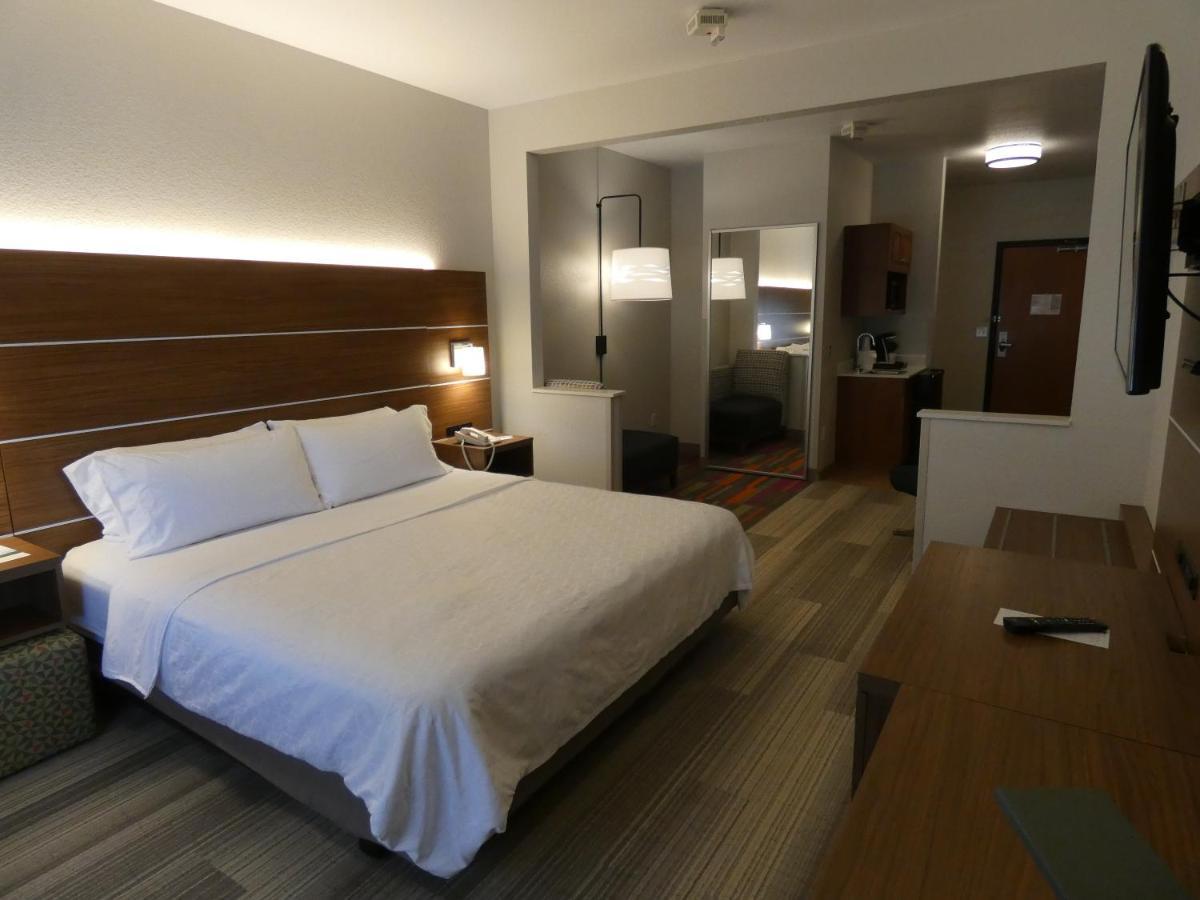 Hotel Express & I-70/exit 359 By Ihg Limon