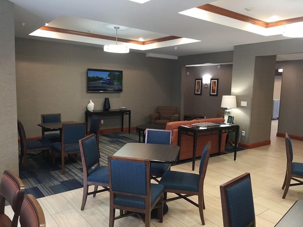 Hotel Express & I-70/exit 359 By Ihg