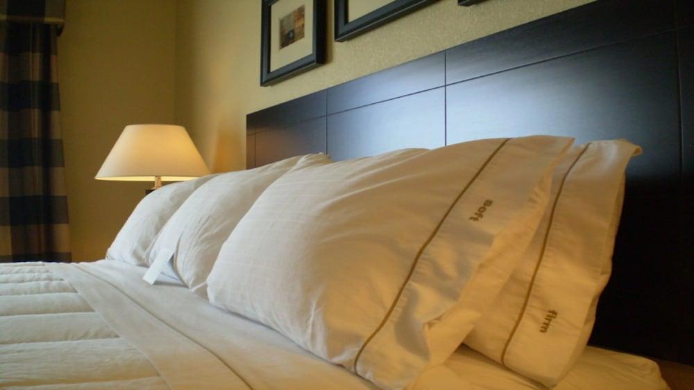 Hotel Express & I-70/exit 359 By Ihg Limon