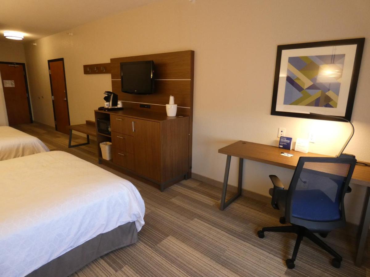 Express & I-70/exit 359 By Ihg Hotel Limon