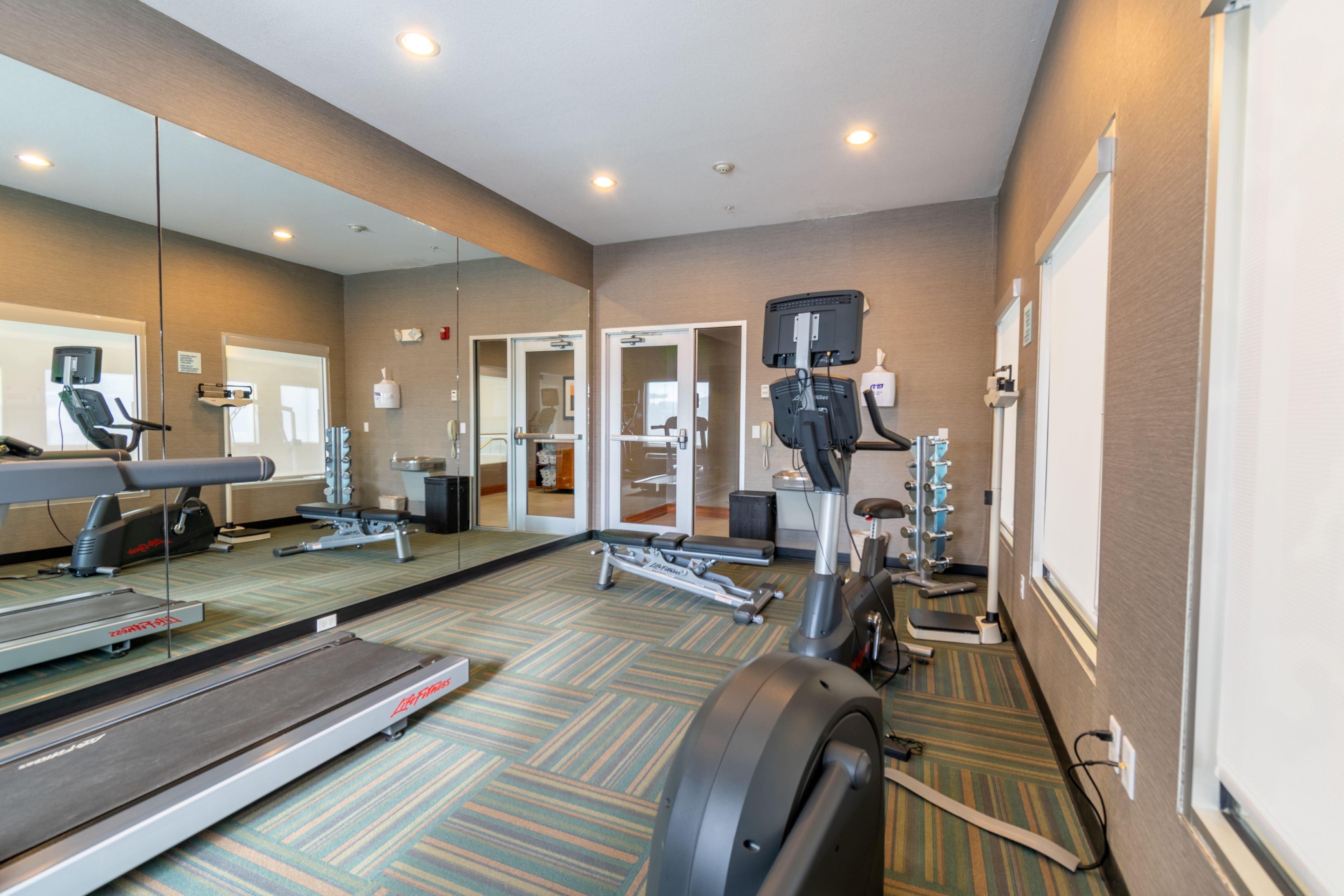Express & I-70/exit 359 By Ihg Hotel Limon