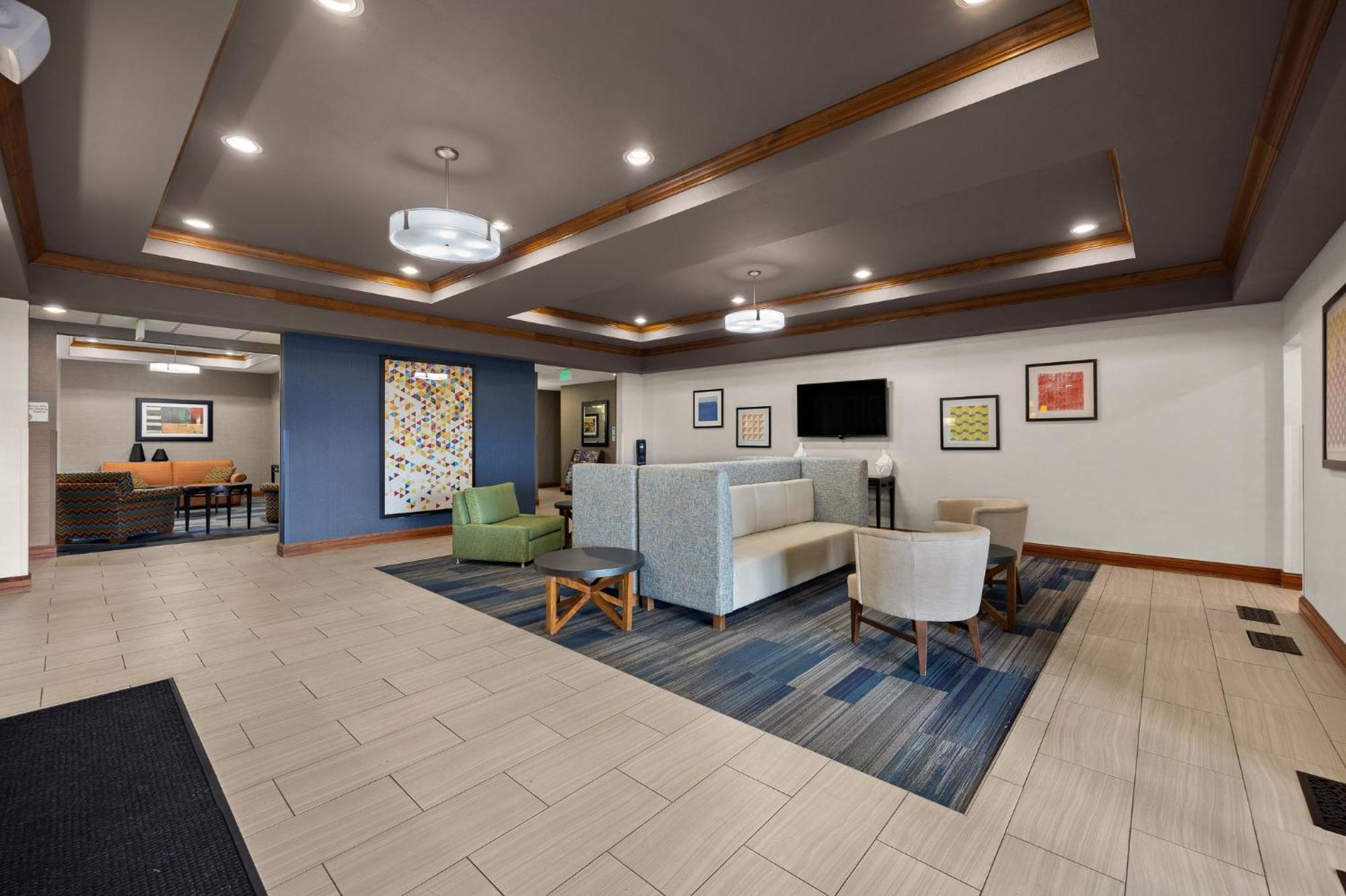 Express & I-70/exit 359 By Ihg Hotel 2*
