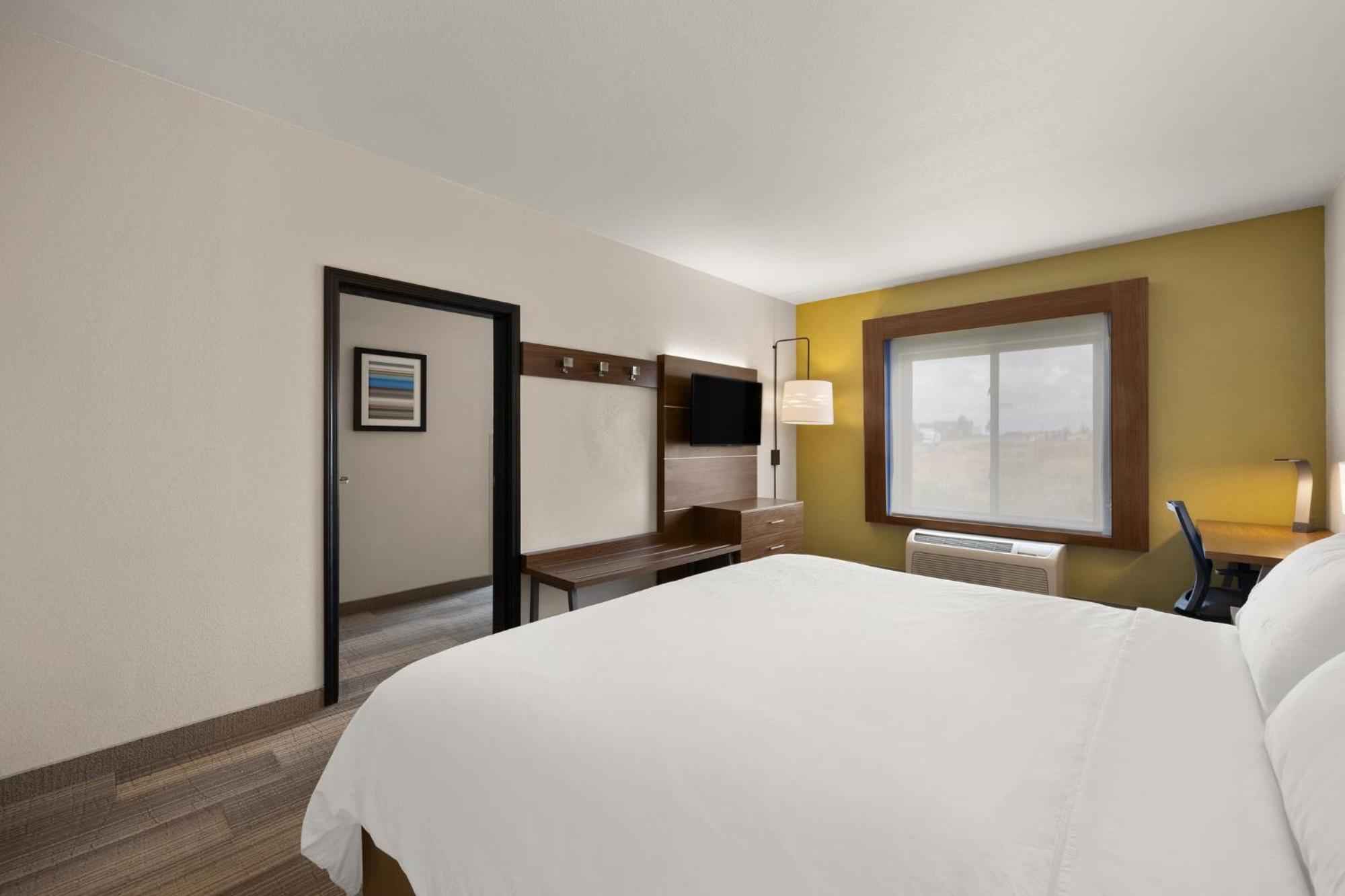 Hotel Express & I-70/exit 359 By Ihg