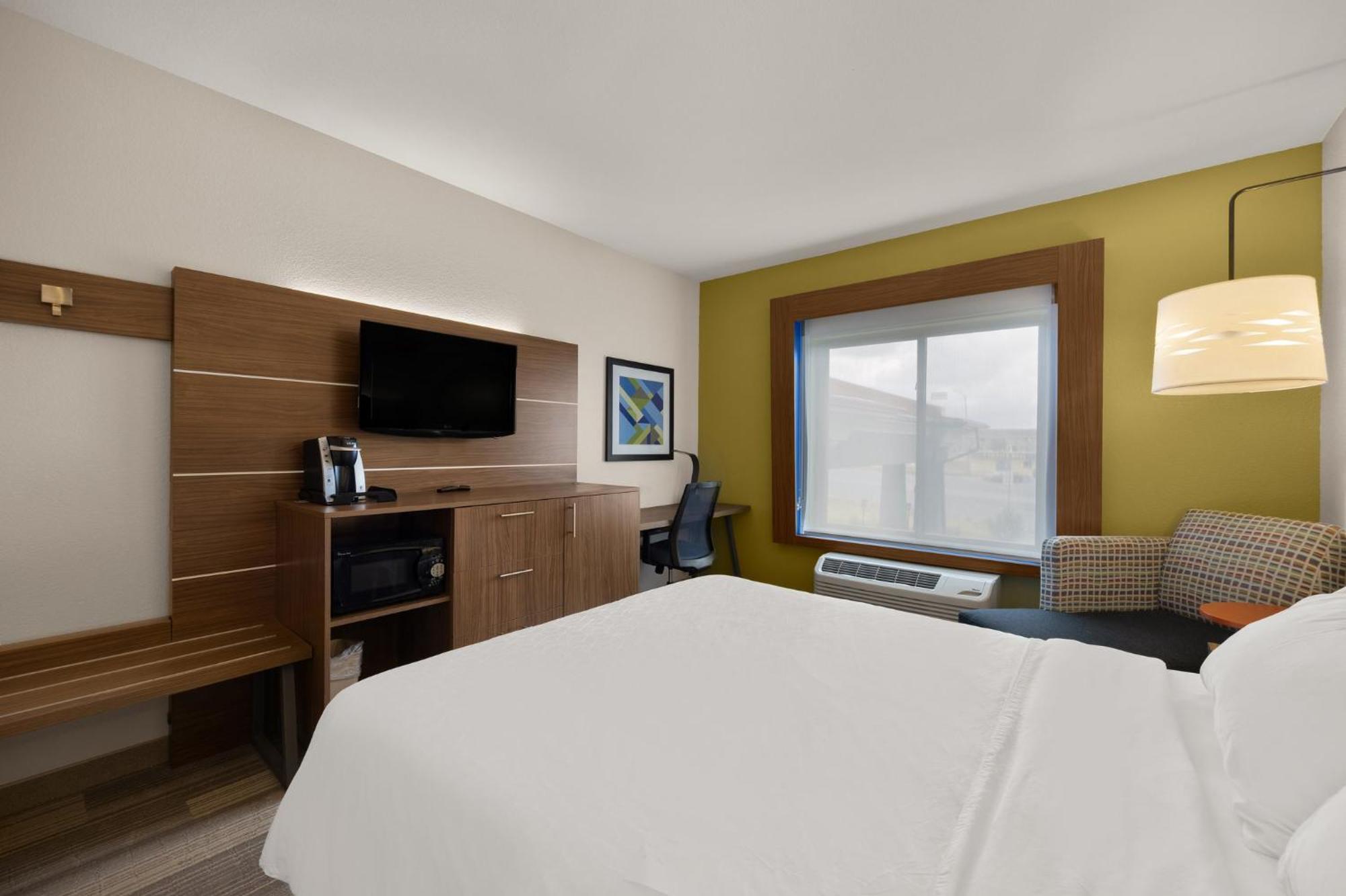 Express & I-70/exit 359 By Ihg Hotel 2*