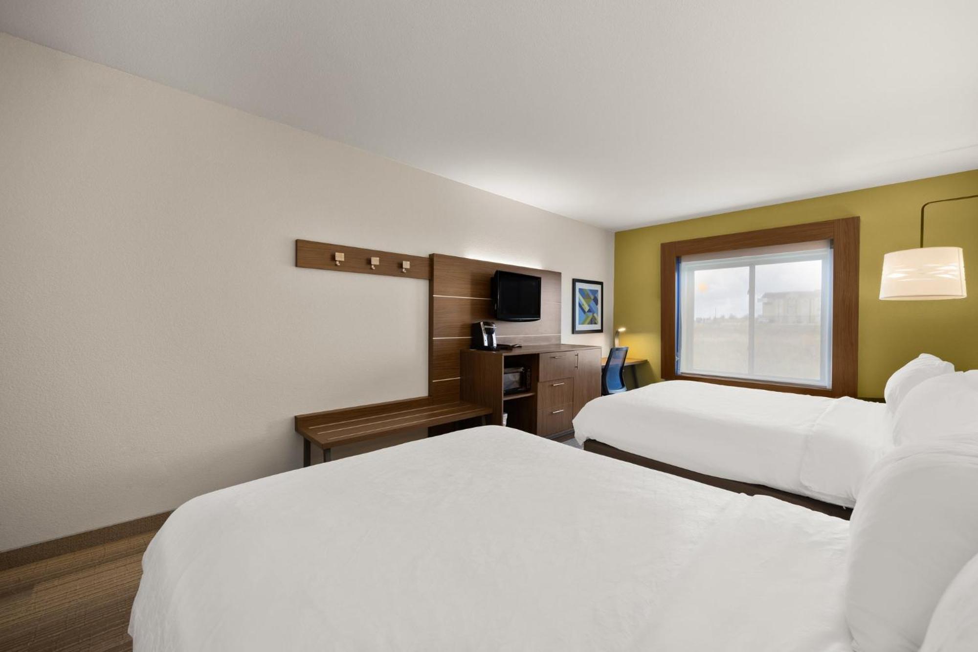 Express & I-70/exit 359 By Ihg Limon