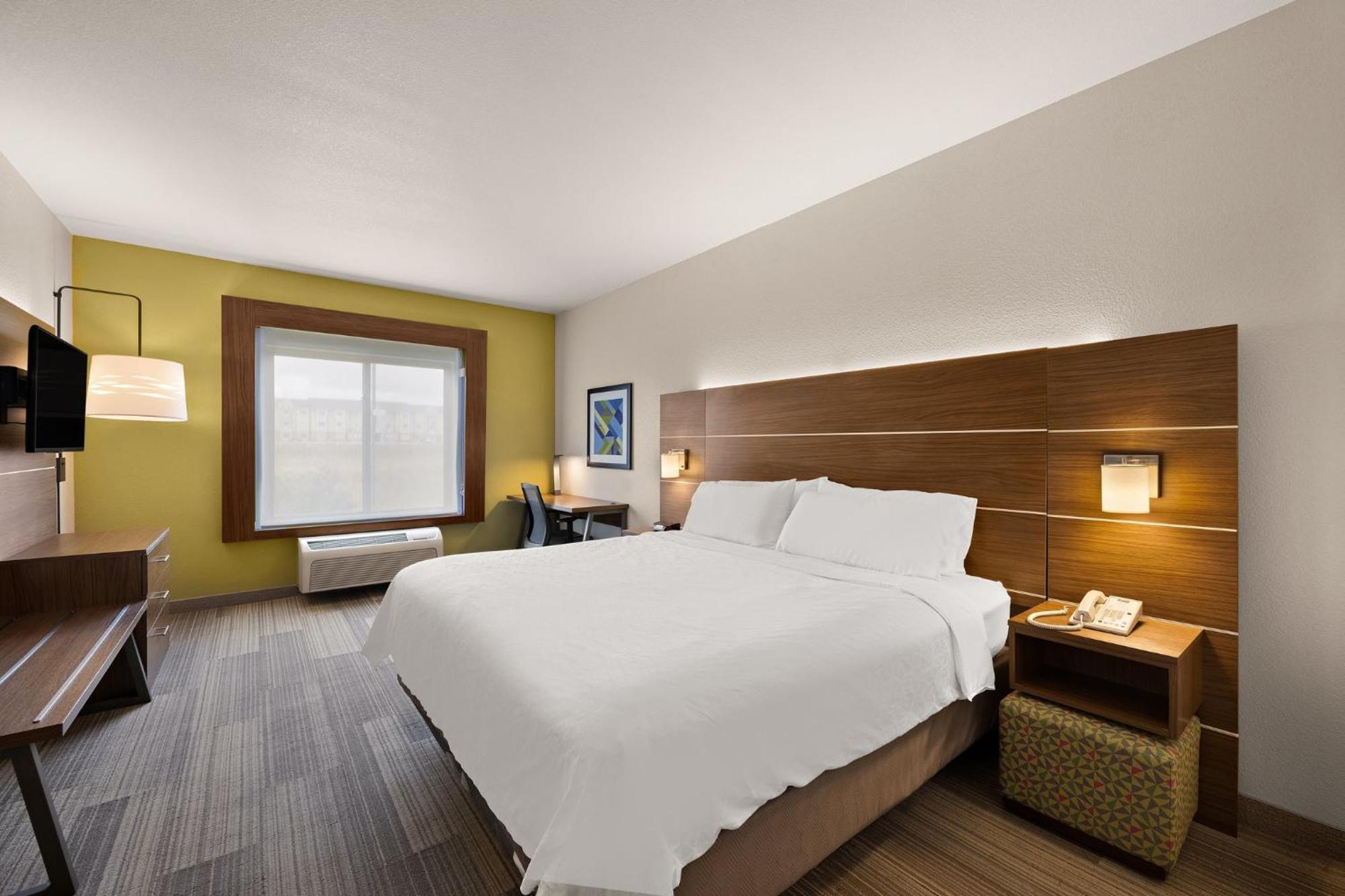 Express & I-70/exit 359 By Ihg 2*